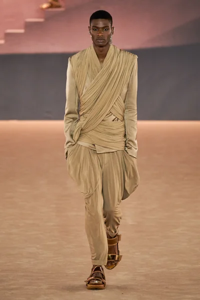 Look 1